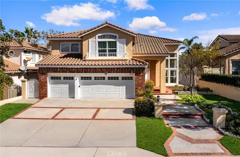 910 S Barton Ct, Anaheim, CA 92808