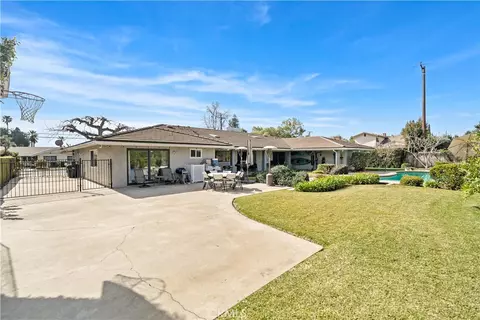 Exterior - 541 Rosemarie Dr, Arcadia, CA 91007 photo 6 of 20