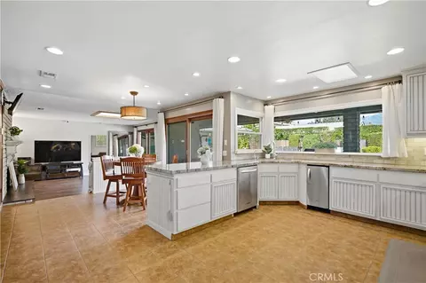 Kitchen - 541 Rosemarie Dr, Arcadia, CA 91007 photo 4 of 5