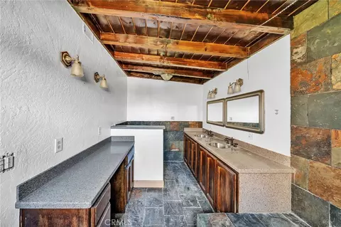 Bath - 31516 Clay River Rd, Barstow, CA 92311 photo 7 of 7