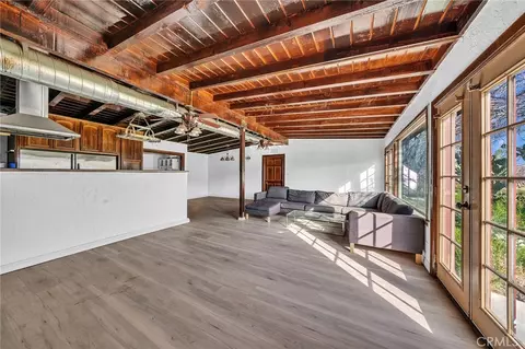 Living - 31516 Clay River Rd, Barstow, CA 92311 photo 5 of 8