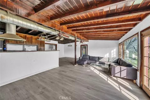 Living - 31516 Clay River Rd, Barstow, CA 92311 photo 6 of 8