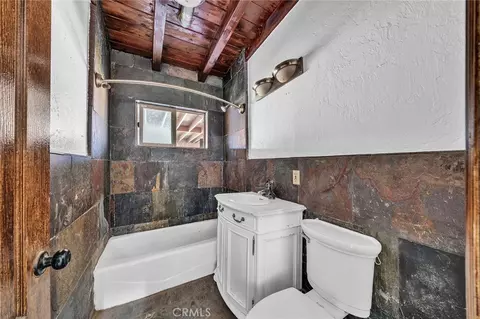 Bath - 31516 Clay River Rd, Barstow, CA 92311 photo 5 of 7