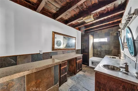 Bath - 31516 Clay River Rd, Barstow, CA 92311 photo 1 of 7