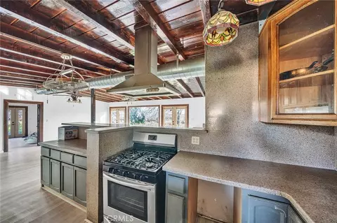 Kitchen - 31516 Clay River Rd, Barstow, CA 92311 photo 3 of 4