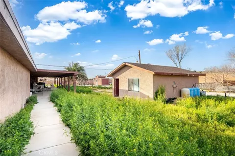 Exterior - 31516 Clay River Rd, Barstow, CA 92311 photo 4 of 13