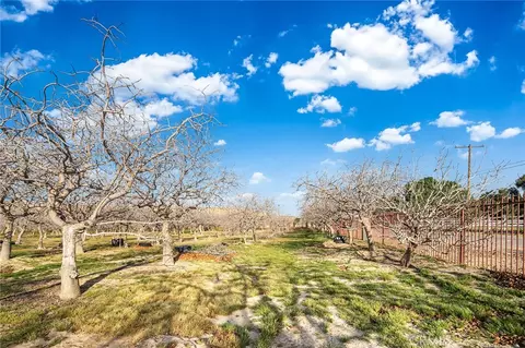 Exterior - 31516 Clay River Rd, Barstow, CA 92311 photo 8 of 13