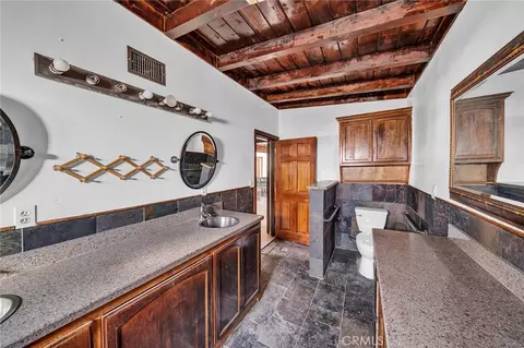 Bath - 31516 Clay River Rd, Barstow, CA 92311 photo 3 of 7