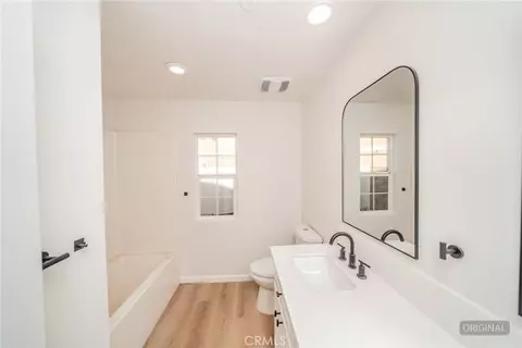Bath - 453 Cimarron Dr, Perris, CA 92570 photo 3 of 5