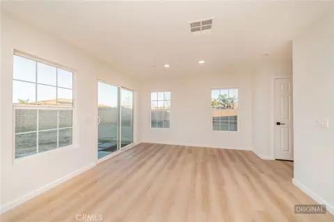 Living - 453 Cimarron Dr, Perris, CA 92570 photo 4 of 5