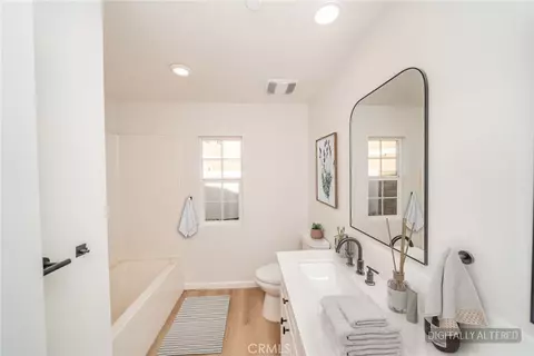 Bath - 453 Cimarron Dr, Perris, CA 92570 photo 2 of 5