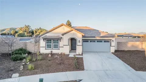 453 Cimarron Dr, Perris, CA 92570