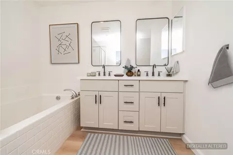 Bath - 453 Cimarron Dr, Perris, CA 92570 photo 4 of 5