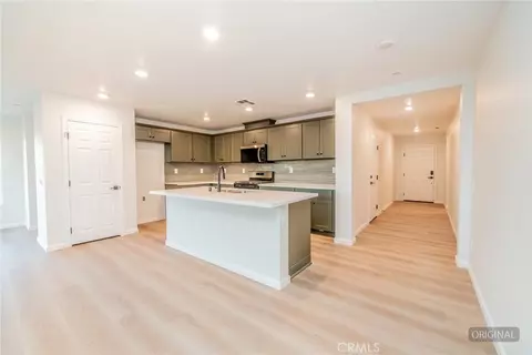 Entry Way - 453 Cimarron Dr, Perris, CA 92570 photo 2 of 2