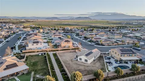 View/Area - 453 Cimarron Dr, Perris, CA 92570 photo 1 of 4