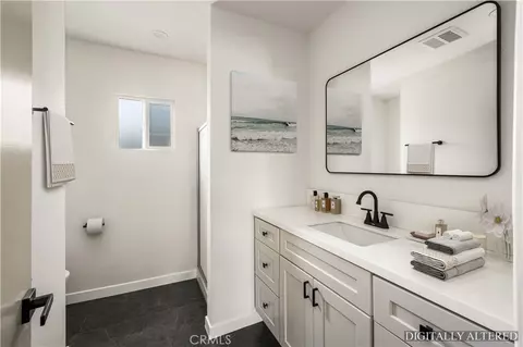 Bath - 501 S Pearl, Compton, CA 90221 photo 5 of 6