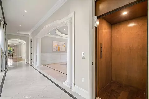 Entry Way - 1118 S 4th Ave, Arcadia, CA 91006 photo 2 of 4