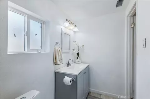 Bath - 501 B, Needles, CA 92363 photo 1 of 3