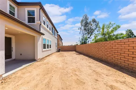 Exterior - 585 Patten Ave, Placentia, CA 92870 photo 6 of 8