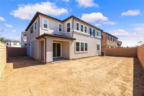 Exterior - 585 Patten Ave, Placentia, CA 92870 photo 4 of 8