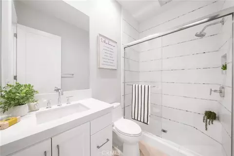 Bath - 117 Donati, Irvine, CA 92602 photo 1 of 4