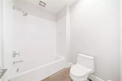 Bath - 117 Donati, Irvine, CA 92602 photo 4 of 4