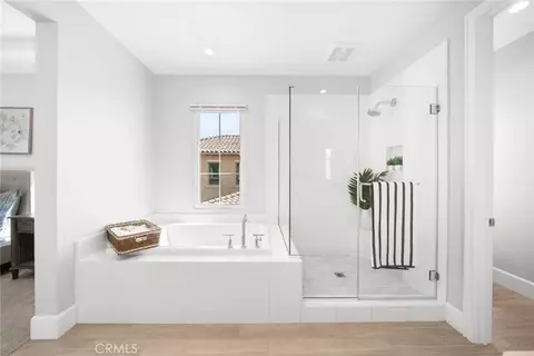 Bath - 117 Donati, Irvine, CA 92602 photo 2 of 4