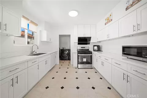 590 N Daisy Ave, Pasadena, CA 91107