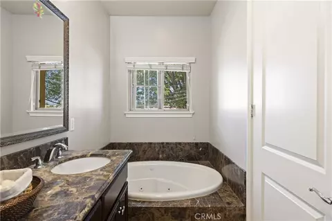 Bath - 726 Fairview #D, Arcadia, CA 91007 photo 2 of 4