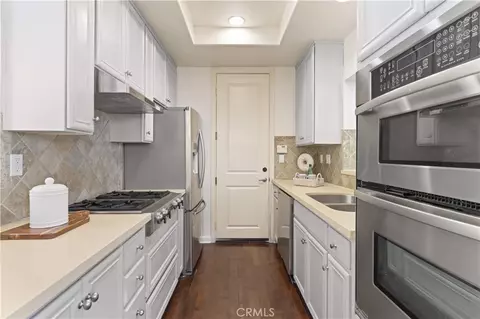 Kitchen - 726 Fairview #D, Arcadia, CA 91007 photo 2 of 2