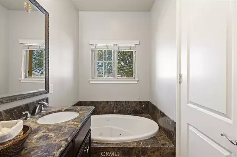 Bath - 726 Fairview #D, Arcadia, CA 91007 photo 2 of 4
