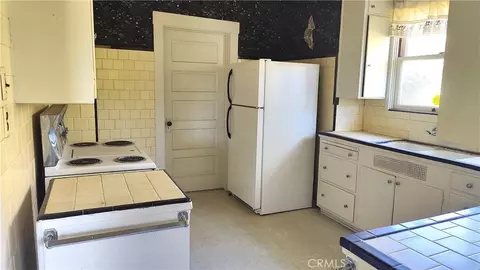 Kitchen - 425 E 24th, Upland, CA 91784 photo 1 of 4