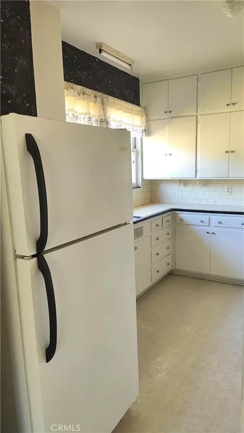 Kitchen - 425 E 24th, Upland, CA 91784 photo 4 of 4