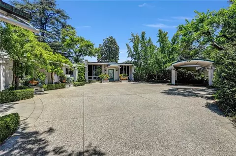 935 Hillcrest, Pasadena, CA 91106