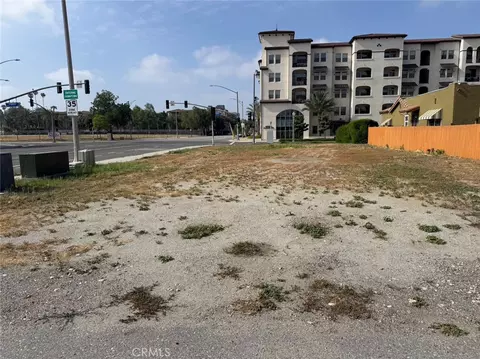 3071 Market, Riverside, CA 92501 photo 2