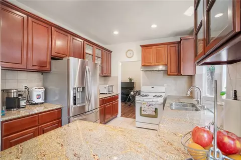 Kitchen - 430 W Walnut Ave W, Monrovia, CA 91016 photo 2 of 6