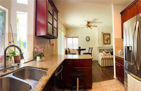 Kitchen - 430 W Walnut Ave W, Monrovia, CA 91016 photo 5 of 6