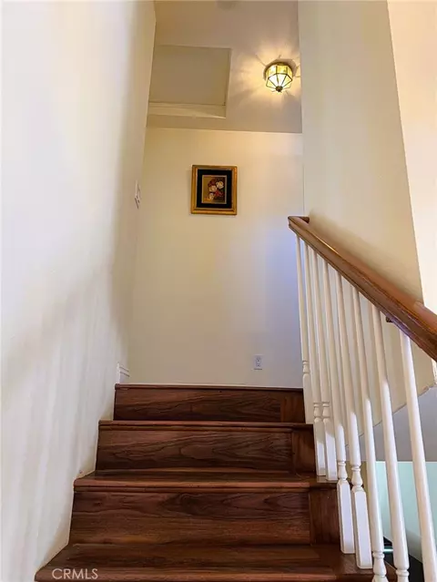 Entry Way - 430 W Walnut Ave W, Monrovia, CA 91016 photo 3 of 5