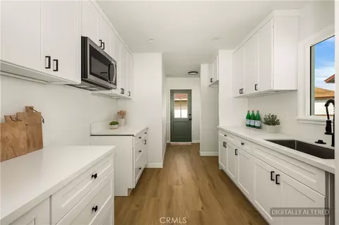 Entry Way - 1013 W 138th, Compton, CA 90222 photo 1 of 2