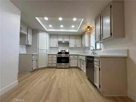 Kitchen - 11861 10th, Hesperia, CA 92345 photo 2 of 2
