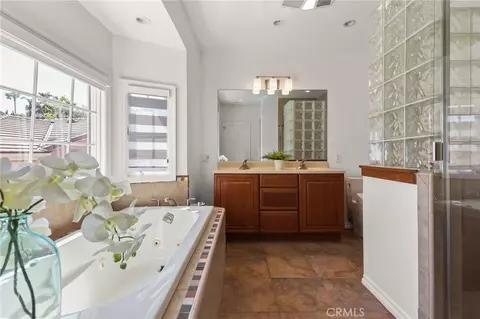 Bath - 30 Cabrillo, Arcadia, CA 91007 photo 1 of 6