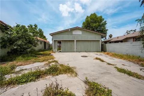 Exterior - 1405 S Center Ave, Compton, CA 90220 photo 3 of 6
