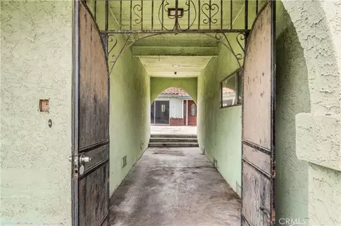 Entry Way - 1405 S Center Ave, Compton, CA 90220 photo 1 of 1