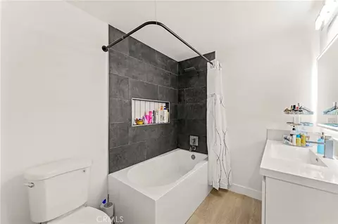 Bath - 5121 Elrovia Ave, El Monte, CA 91732 photo 1 of 3