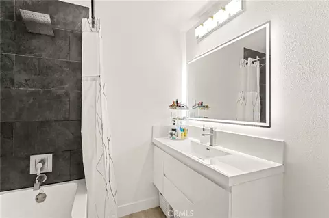 Bath - 5121 Elrovia Ave, El Monte, CA 91732 photo 2 of 3
