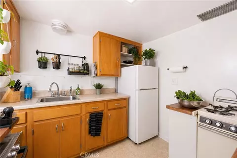 Kitchen - 44 N Berkeley Ave, Pasadena, CA 91107 photo 1 of 2