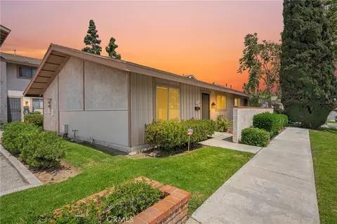 121 Doverfield Dr #61, Placentia, CA 92870