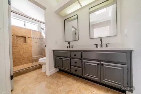 Bath - 33467 Viewpoint Dr, Wildomar, CA 92595 photo 2 of 4