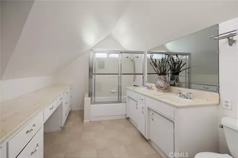Bath - 513 Camino De Gloria, Walnut, CA 91789 photo 5 of 5