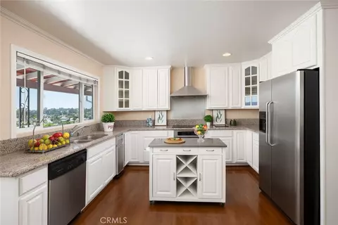 Kitchen - 513 Camino De Gloria, Walnut, CA 91789 photo 4 of 7